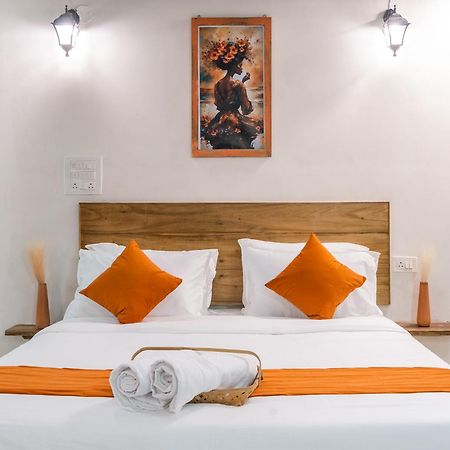 Moustache Daman Hostel Ngoại thất bức ảnh